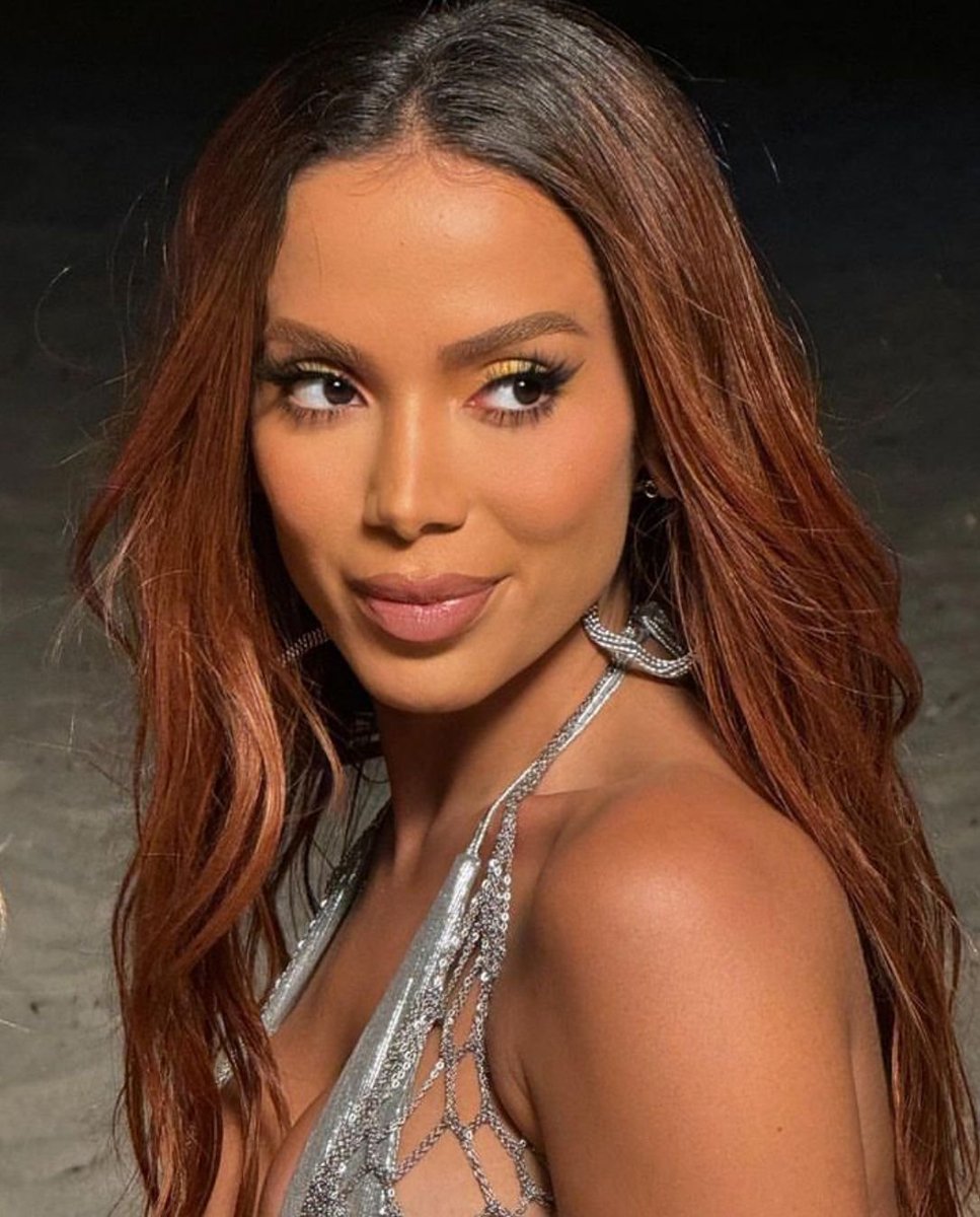 filhodalizzie's tweet photo. Músicas da Anitta com mais streams no Spotify:

#1. Downtown — 1,048,124,508
#2. Envolver — 786,707,842
#3. São Paulo — 773,663,518
#4. BELLAKEO — 615,751,433 https://t.co/9qo4qz4CDK