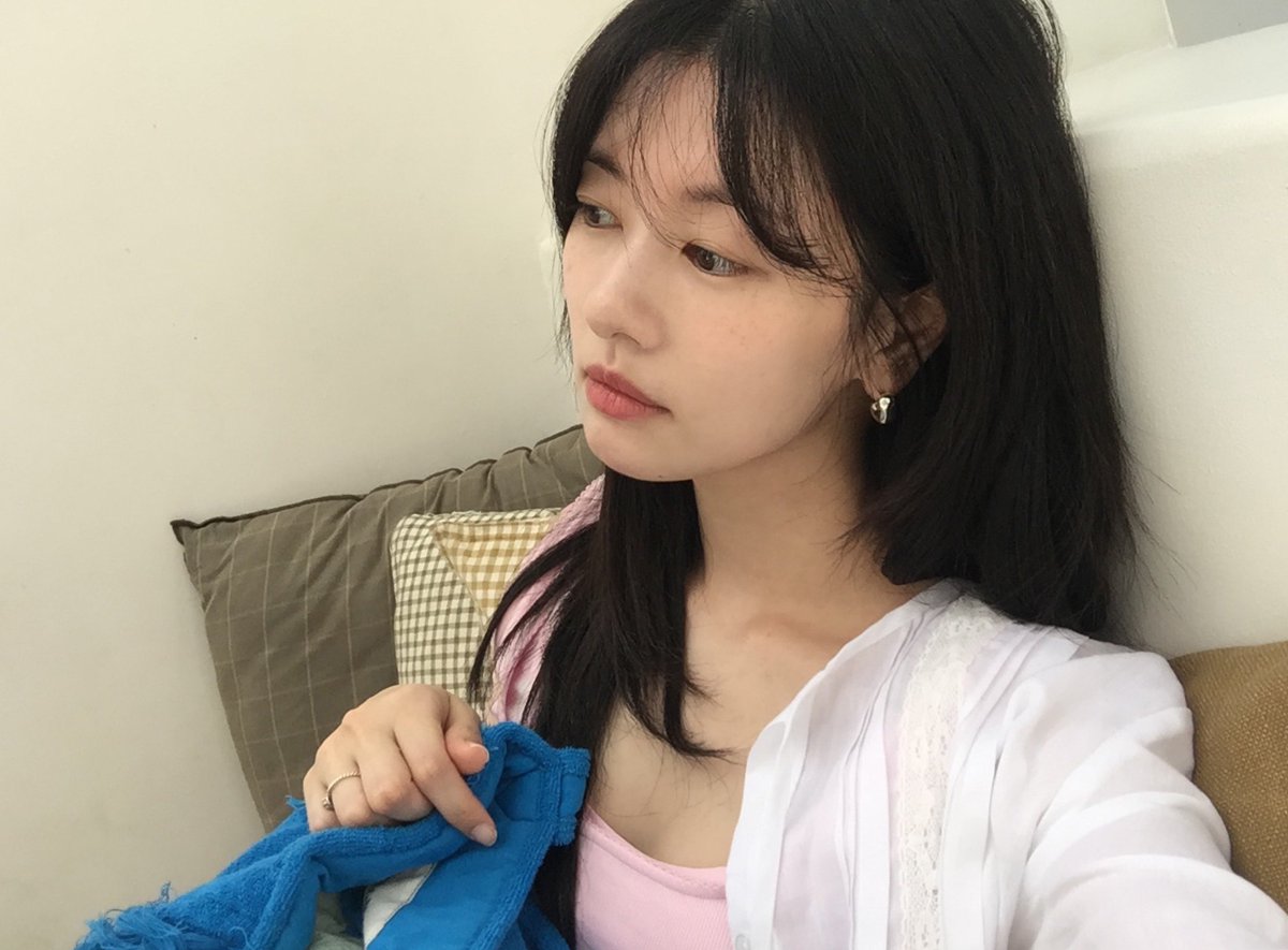 jungsominbr's tweet photo. Jung Somin deseja um Feliz Chuseok em nova atualização da Hiin Entertainment via Instagram 🥰

“Momentos da ‘Somin’, 2026

1. Em Bali
2. Figos cultivados em casa”

— #JungSomin #정소민 https://t.co/y2gkA0c9eY