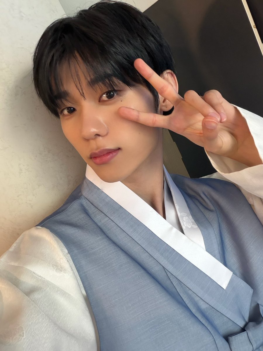 EVNNE_official's tweet photo. 즐추~~~💚

#EVNNE #이븐
#이정현 #LEEJEONGHYEON https://t.co/mwqgqePF1J