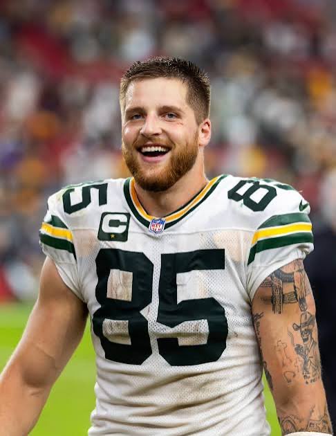 DrBlackwater's tweet photo. Packers TE Tucker Kraft will be talking after the game about growing up as an African-American in America 🇺🇸 

Very excited for him to share his experience! #TNF #Prime https://t.co/ogXdHIwQrc