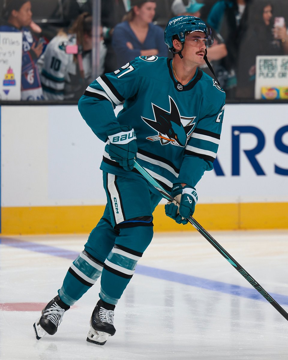 Mason Marchment's wearing his dad's No. 27 for the @​SanJoseSharks ❤️ 
 [📷](https://pbs.twimg.com/media/HTB1Q5jbAAEuJbX.jpg) [📷](https://pbs.twimg.com/media/H