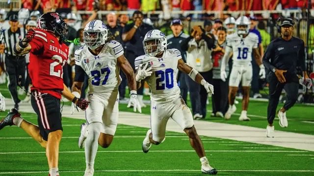 Benrogers2027's tweet photo. After a great conversation with Coach Clark Harrell and @GodsWarrior615 , I’m BLESSED to receive my first D1 offer from Abilene Christian University! 💜🤍 

@CoachJKetch @bobradshaw15 @NewcastleFTBL @PrepRedzoneOK https://t.co/gY9Ty65u2z