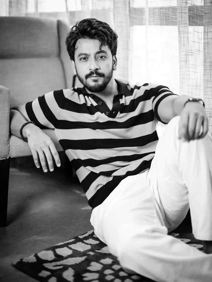 emonlovebonny's tweet photo. Black, White & A Whole Lot Of Class 🤍🖤✨
#blackandwhite #classylook #timelesscharm #myfavourite #fanforever @bonysengupta https://t.co/XWgGe0YltC