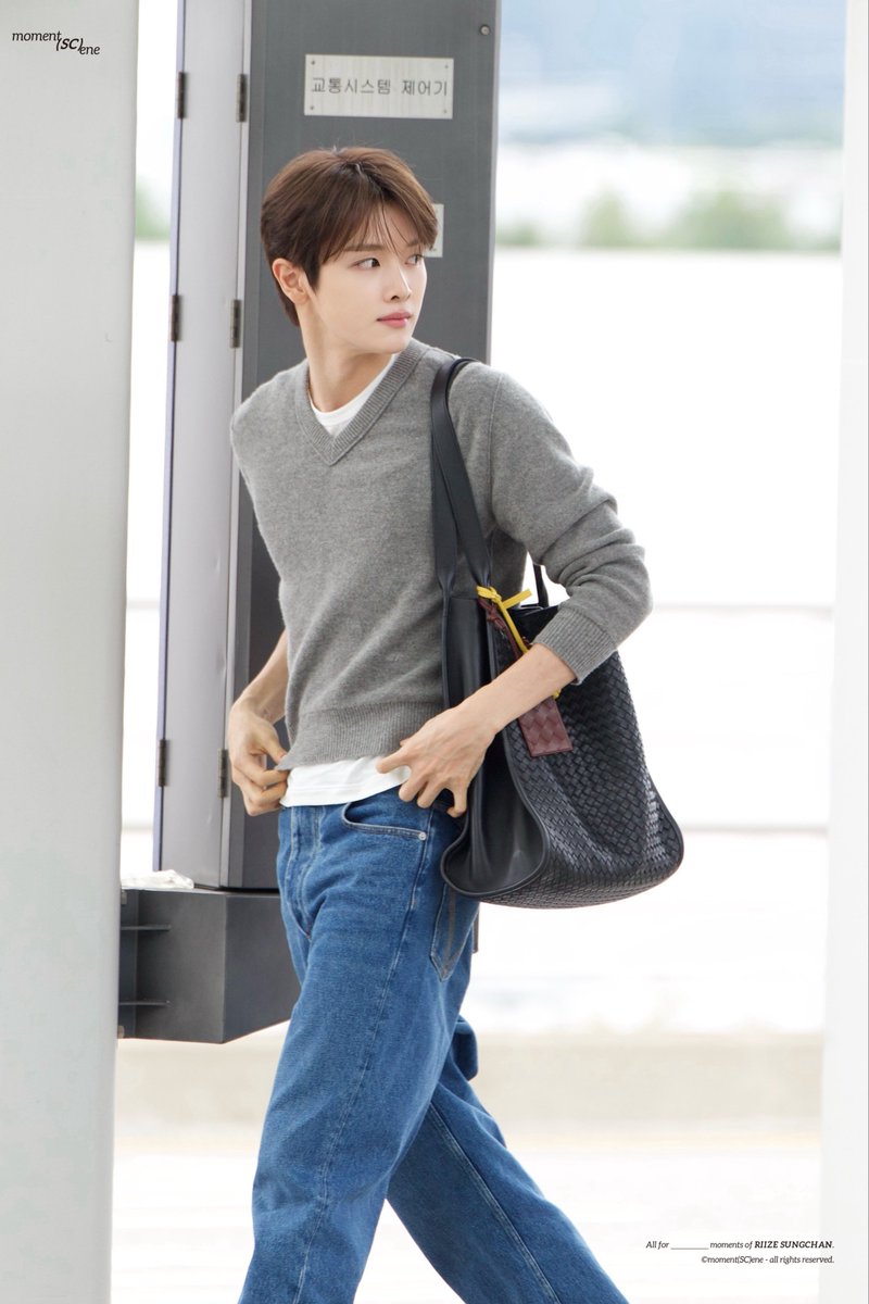 momentscene913's tweet photo. 260925 ICN

#BottegaVenetaSS27xSUNGCHAN
#BottegaVenetaSS27
#성찬 #SUNGCHAN #ソンチャン
#RIIZE #라이즈 #郑成灿 #鄭成燦 https://t.co/Vs5W1yP95z
