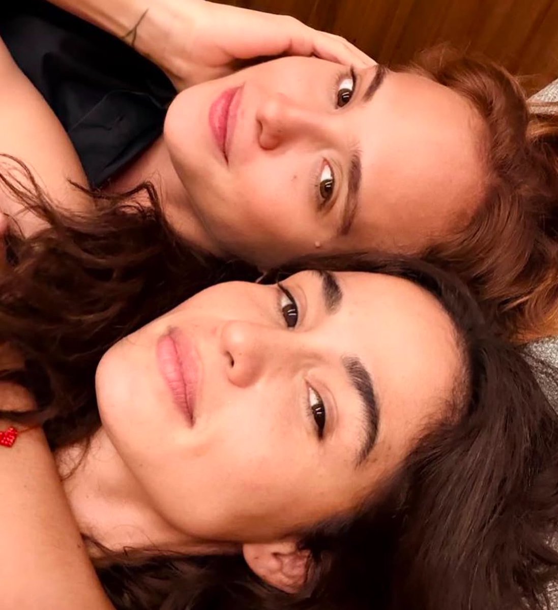 lesbocine's tweet photo. Nanda Costa e Emilie Rey. 🩷 https://t.co/NKpHkcwc1c