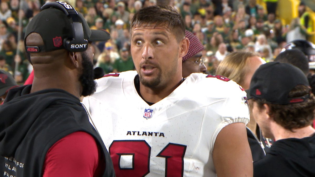 thekellyprice's tweet photo. Austin Hooper's face on the sideline after his TD says it all rn
🎥: @bkfox5sports https://t.co/9LqIQ1LqPq