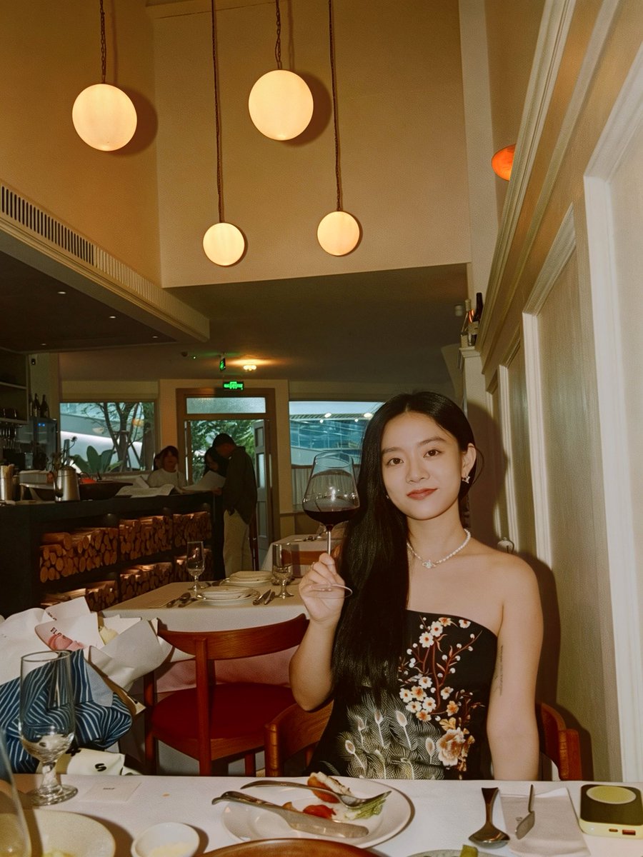 Haileyiymtm's tweet photo. GM!
中秋节快乐大家（图源自上周过生日的照片🥰 https://t.co/n1gAy9gWdW