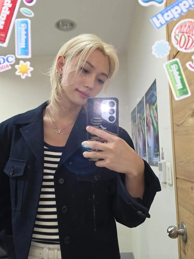 felixchuuu_'s tweet photo. Otra vez por qué si JAJJAJA(ignoren las ojeras que tenía en esa foto)
#StaySelcaDay #ssd #felixbiased https://t.co/SP0oCz1bv6