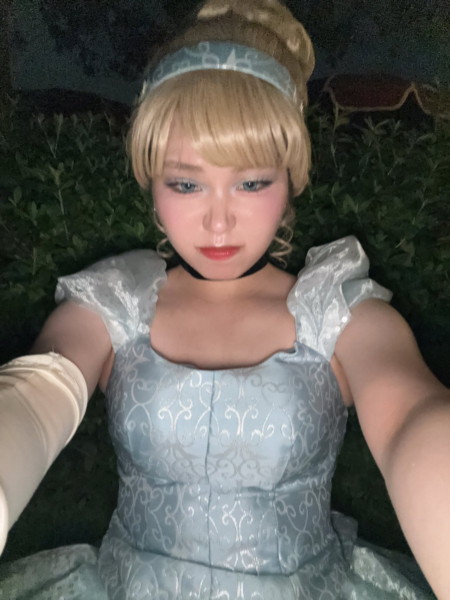 Lankaster_1399's tweet photo. ハモカラもEパレも最っ高に𝑳‌𝑶‌𝑽‌𝑬で、フェアリーテイルホール駆け込みもでき素晴らしい一日を過ごせたぜ✨️
調子に乗ってるウインク😉と怒なシンディを載せます😠(アウパをあげなかった自分へ) https://t.co/6xbvdSAzSj