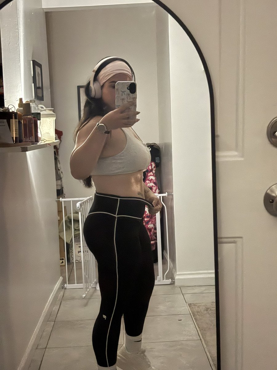 bonitabellaU's tweet photo. 3 months post partum 🥺 https://t.co/7TcrbTZCpA