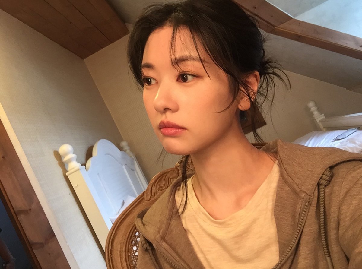 JungSominUpdate's tweet photo. Real-life beauty! ✨

#JungSoMin's agency Hiin Entertainment (hiinent_official) posted an update on their instagram account with the caption 📸

"Moments with ‘Somin’, 2026"

1. In Bali
2. Home-grown figs
3. A kitten met near the filming set
4. SGI commercial shoot
5. Visiting an exhibition
6. Okinawa
7. BBC EARTH commercial shoot The scorching summer has passed, and autumn is already here!

 I hope you have a wonderful Chuseok holiday filled with warm, happy moments with your loved ones :)

#정소민