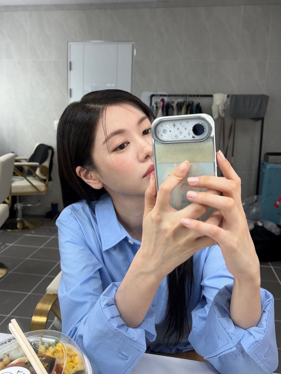JungSominUpdate's tweet photo. Real-life beauty! ✨

#JungSoMin's agency Hiin Entertainment (hiinent_official) posted an update on their instagram account with the caption 📸

"Moments with ‘Somin’, 2026"

1. In Bali
2. Home-grown figs
3. A kitten met near the filming set
4. SGI commercial shoot
5. Visiting an exhibition
6. Okinawa
7. BBC EARTH commercial shoot The scorching summer has passed, and autumn is already here!

 I hope you have a wonderful Chuseok holiday filled with warm, happy moments with your loved ones :)

#정소민
