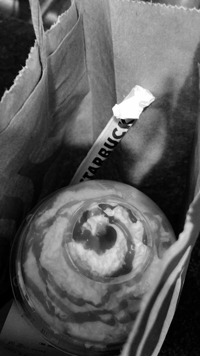sickwilled's tweet photo. Good morning, all. Happy Friday. The barista got my order wrong but I'm already running late, so I'm drinking frappuccino instead of the usual latte. https://t.co/ZzXfvRLGVp