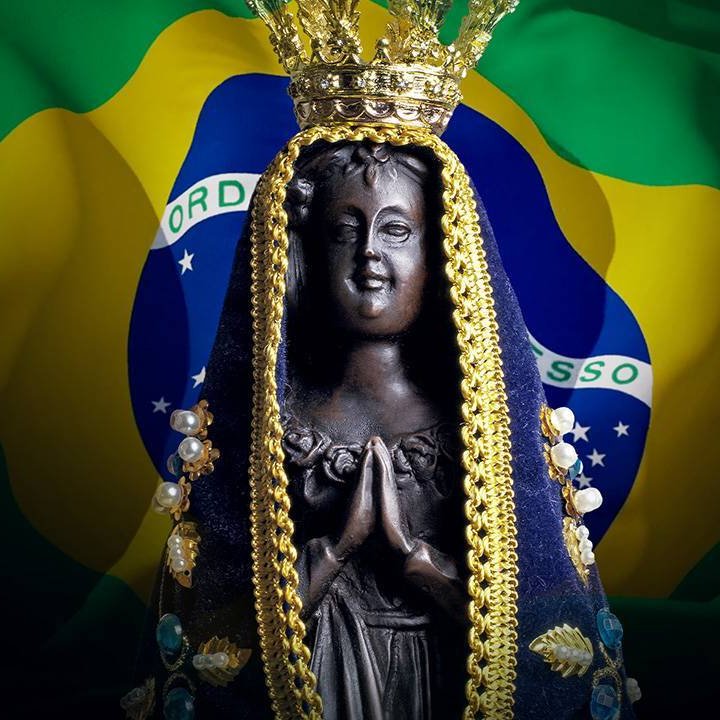 republiqueBRA's tweet photo. 🇻🇦 ❌ Flávio Bolsonaro nega que pretenda retirar de Nossa Senhora Aparecida o título de Padroeira do Brasil caso eleito presidente. https://t.co/60Cc4hxrRv