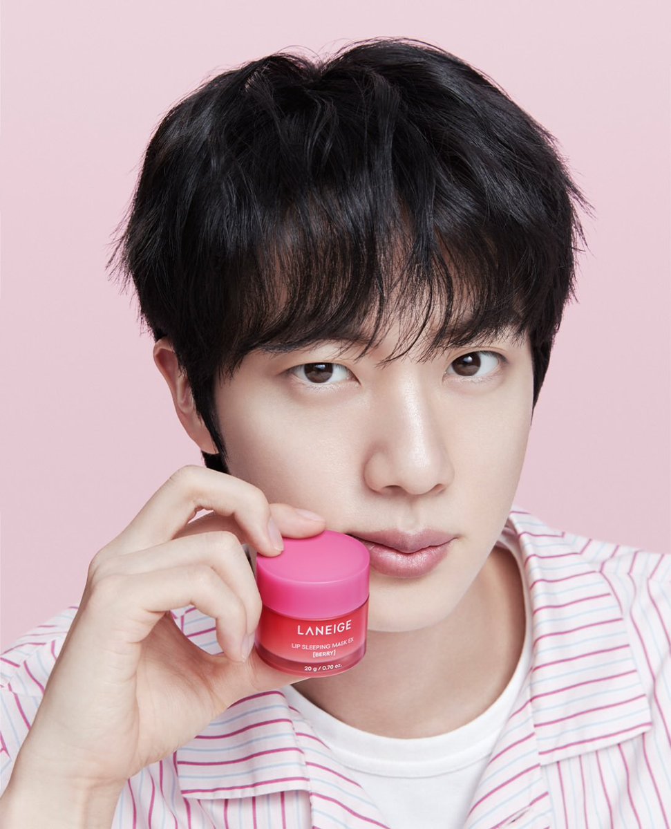 jinnieslamp's tweet photo. INTERACT with LANEIGE official posts! 📣

◼️ Instagram KR: https://t.co/KzgDmIrmF9
◼️ Instagram US: https://t.co/RCKOE4rTzJ
◼️ Shorts KR: https://t.co/iAwuAan2zI
◼️ Shorts US: https://t.co/f5WCLr7uPP
◼️ TikTok KR: https://t.co/srRF3TJPbb
◼️ TikTok US: https://t.co/CrCXF9WfvU
◼️ Threads KR: https://t.co/TbXDMirGM8
◼️ Threads KR: https://t.co/xsULpr70Wg
◼️ Instagram KR: https://t.co/2oj5CPd1Vn
◼️ Instagram KR: https://t.co/5YJrwgJygp
◼️ X: @Laneige_kr @laneige_us 

JIN LANEIGE WORLD SLEEP TOUR
#JinxLaneige #Laneige #Jin @laneige_kr