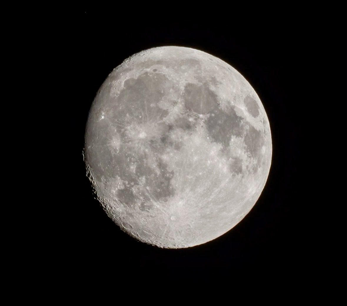 Code_Orangutan's tweet photo. Took this tonight. Not bad, right? 😄 https://t.co/P8zpxfWFpP