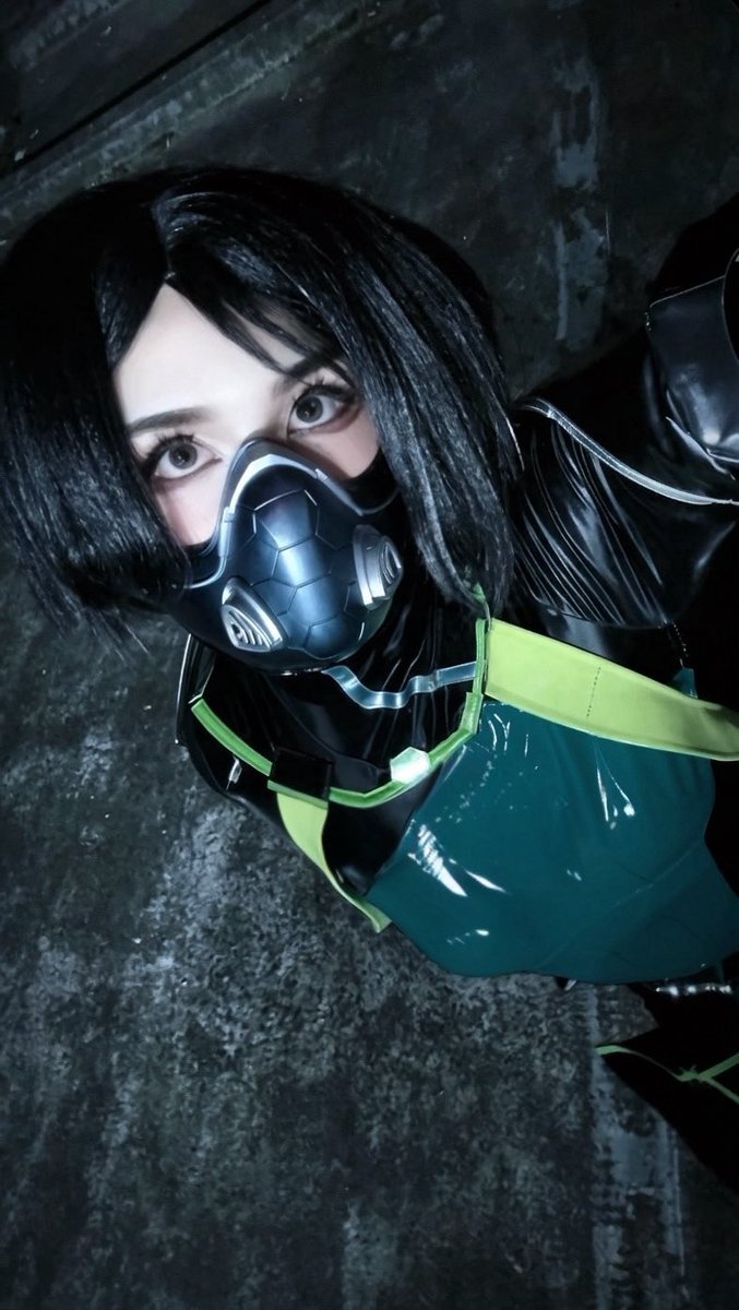 kyodust's tweet photo. @VALORANT actually commented on my viper cosplay when I first ever did her so like a highkey brag

#valtwt #cosplay #valorant https://t.co/yEMtwnU1ah