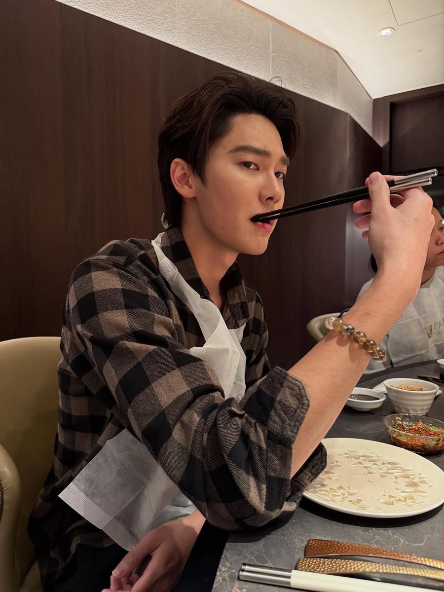 fxhsxiiiq's tweet photo. หมวยเฮียหึง😤
#dew_jsu https://t.co/IVeZdE8Pwh