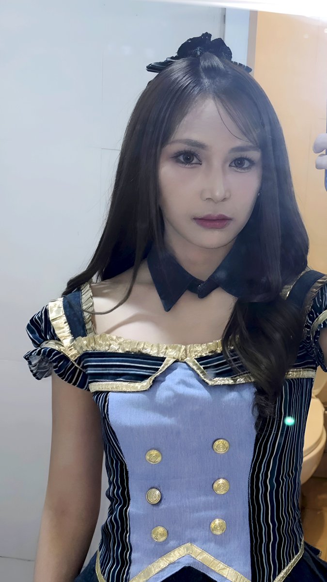 dimitriyeraz's tweet photo. The first photo is exactly what Icel meant by, “I get scared when Ka Gita stares at me.” 😅

Meanwhile, the second set of photos is basically the perfect description of “she can be fierce, bold, and adorable.” 🙂‍↕️ https://t.co/xqPqbaVkGe