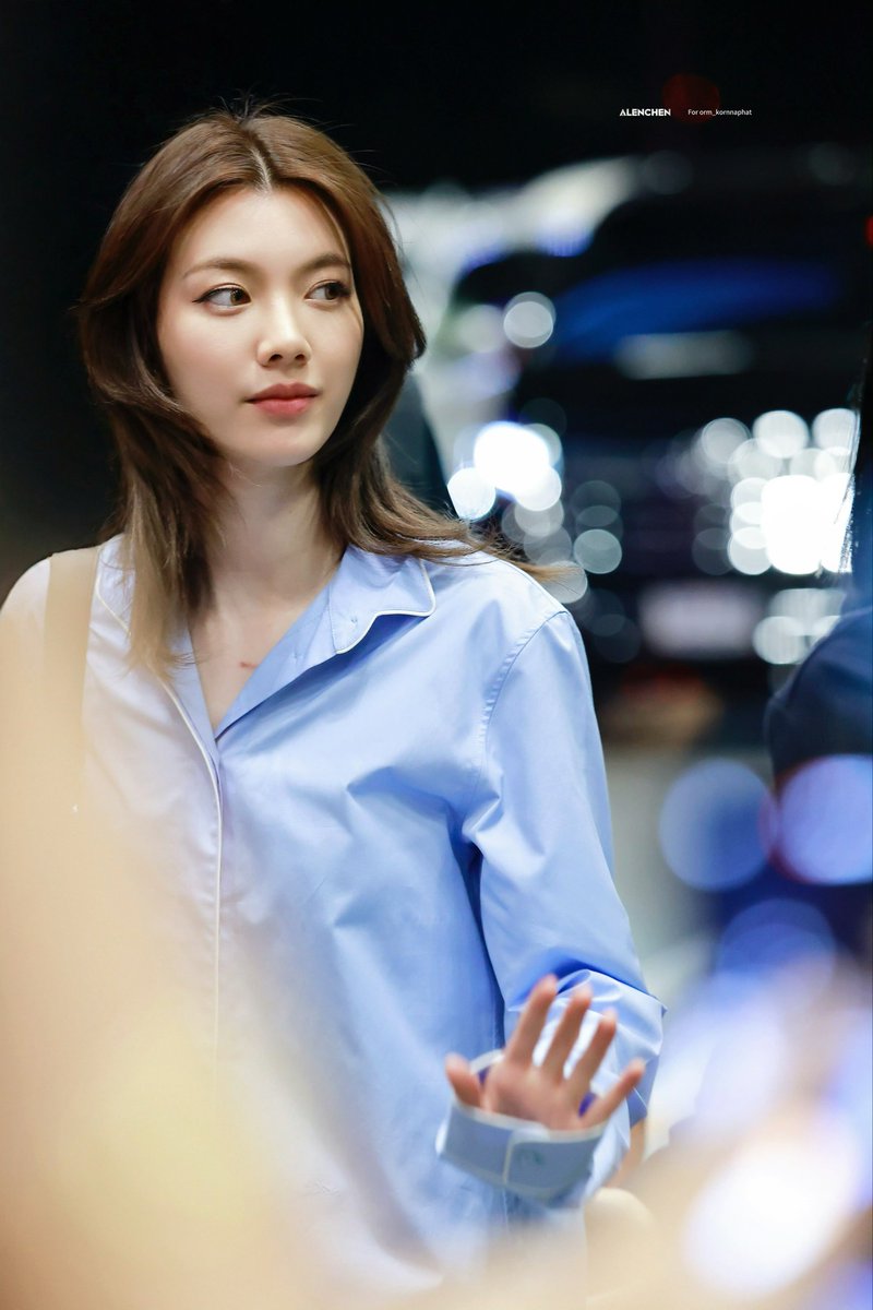eaniiyannn_'s tweet photo. This airport look is already THAT handsome… now I’m wondering what Orm Kornnaphat is going to serve on her way to Paris 🫠🫠

#OrmKornnaphat‌
#DiorSummer27 https://t.co/2HxNDLXO3t