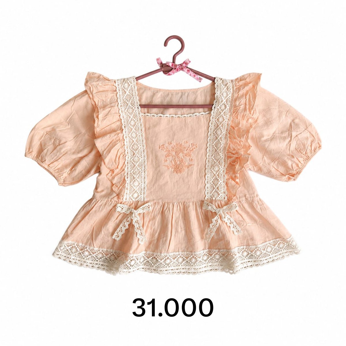 snowIake's tweet photo. 50k get 3 items bisa satuan https://t.co/kIGHmtOxpP