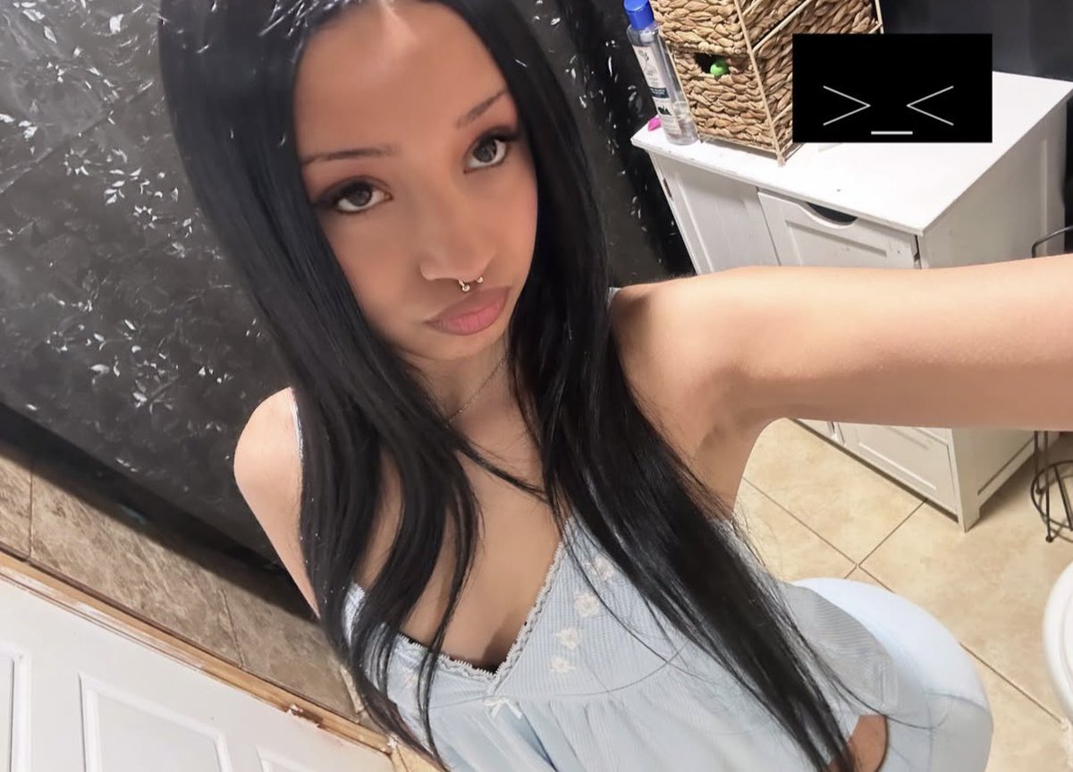 hazelbby444's tweet photo. Someone dm me if i can see ur dckk 😩 https://t.co/Tyg6r9VnI3