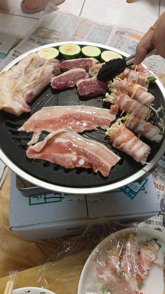 hsumars1's tweet photo. 台湾では十五夜にみんなBBQをしますが、うちは朝10時からBBQしています。笑 https://t.co/8hwdmw8Nze