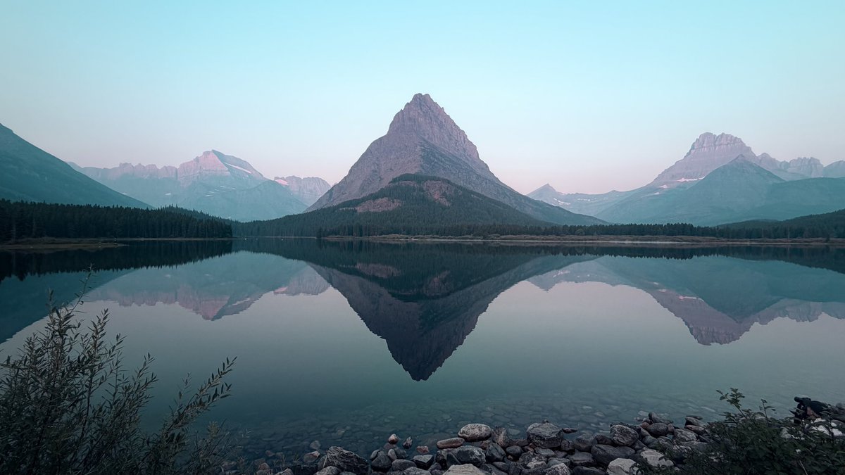 AZ_RandallL's tweet photo. @MontanaImgs Yours are more professional, but I got up early while in Glacier NP a few weeks ago and took this… https://t.co/A8ZHjeqG4T