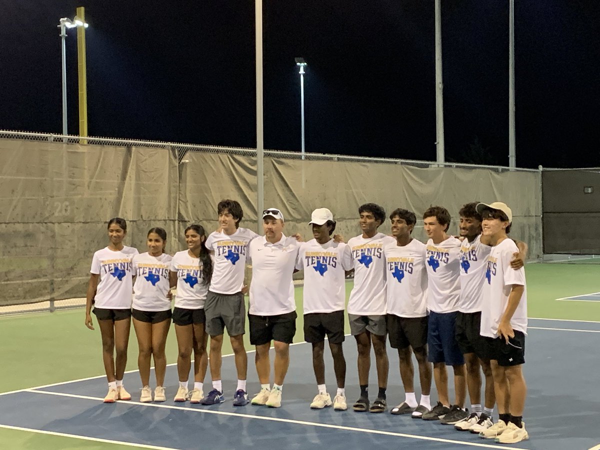 TxMattKimball's tweet photo. Spectacular night at our Raider Tennis Complex! We made history as we had our 1st Senior night, on our courts, after a match played at home! It was capped off with a movie night on the courts! Thanks to our community for supporting the addition of 4 courts to make this possible! https://t.co/2kcLscWlpr