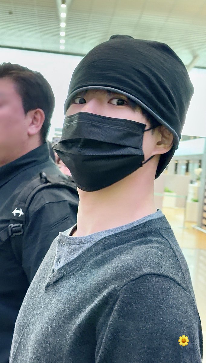 sweetieeeecaat's tweet photo. 260925 ICN
재혁아..ㅎㅎ
#트레저 #TREASURE #윤재혁 #YOONJAEHYUK https://t.co/EJWfQHmIh9
