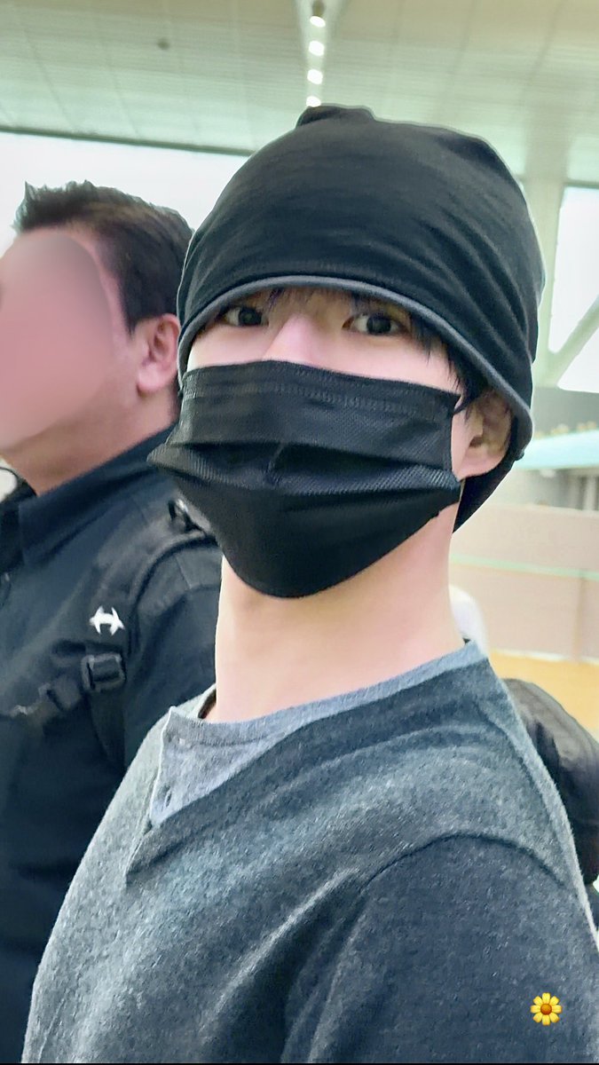 sweetieeeecaat's tweet photo. 260925 ICN
재혁아..ㅎㅎ
#트레저 #TREASURE #윤재혁 #YOONJAEHYUK https://t.co/EJWfQHmIh9