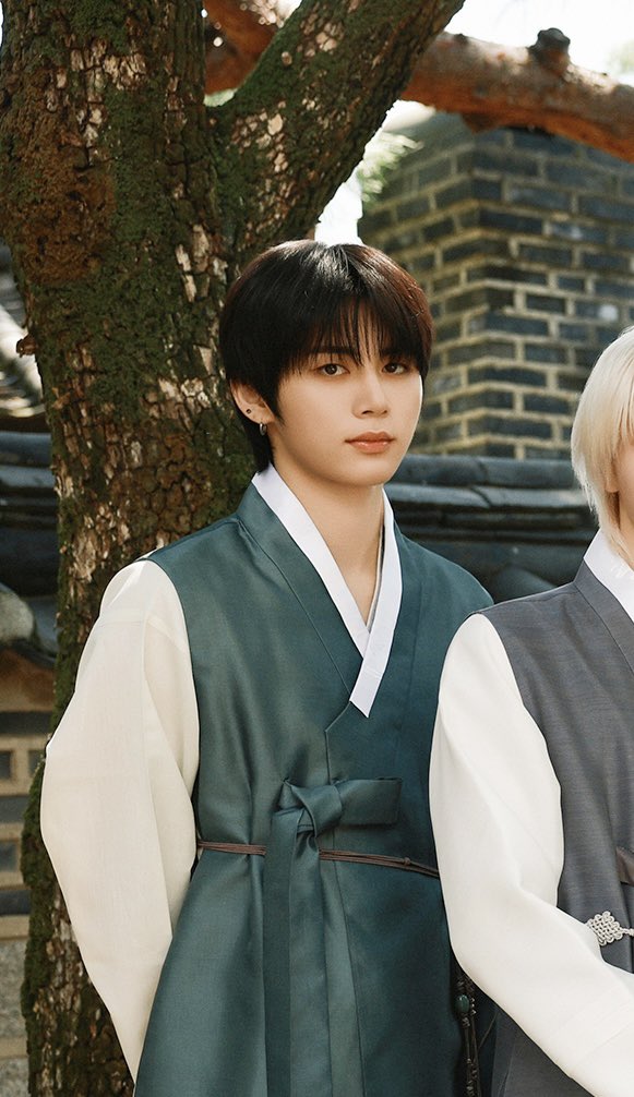 envkf2_'s tweet photo. 머리 짧으니까 데뷔초 공주영 머리가 생각나구 그러네… https://t.co/BjDB9x8ytO