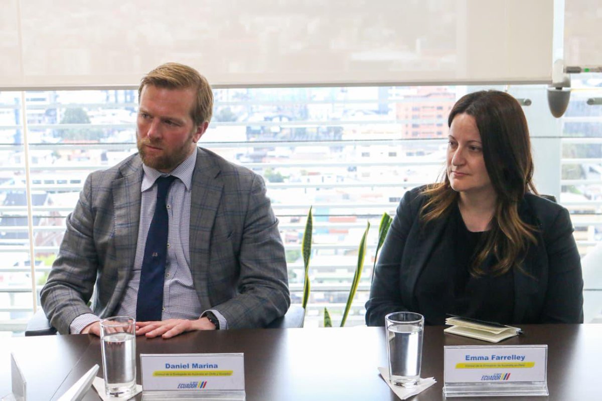 Produccion_Ecu's tweet photo. 🇪🇨🇦🇺 Ecuador y Australia coordinan acciones por un turismo seguro

La viceministra de Producción, Industria y Turismo, Silvana Peñaherrera, mantuvo un encuentro con el cónsul de Australia, Daniel Marina, para coordinar acciones que fortalezcan la seguridad de los turistas. https://t.co/nDBNwxmaYw