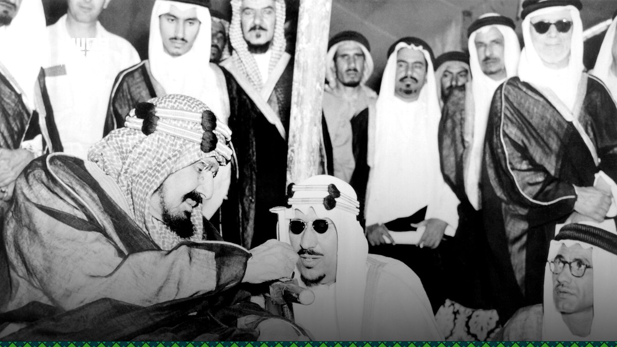 SPAregions's tweet photo. الملك عبدالعزيز وولي عهده الأمير سعود -رحمهما الله-، في حفل افتتاح سكة الحديد بين الرياض والدمام في 18 محرم 1371هـ (19 أكتوبر 1951م) الرياض.
#اليوم_الوطني_السعودي | #عزنا_بطبعنا 
#واس https://t.co/3tmiso7sKN