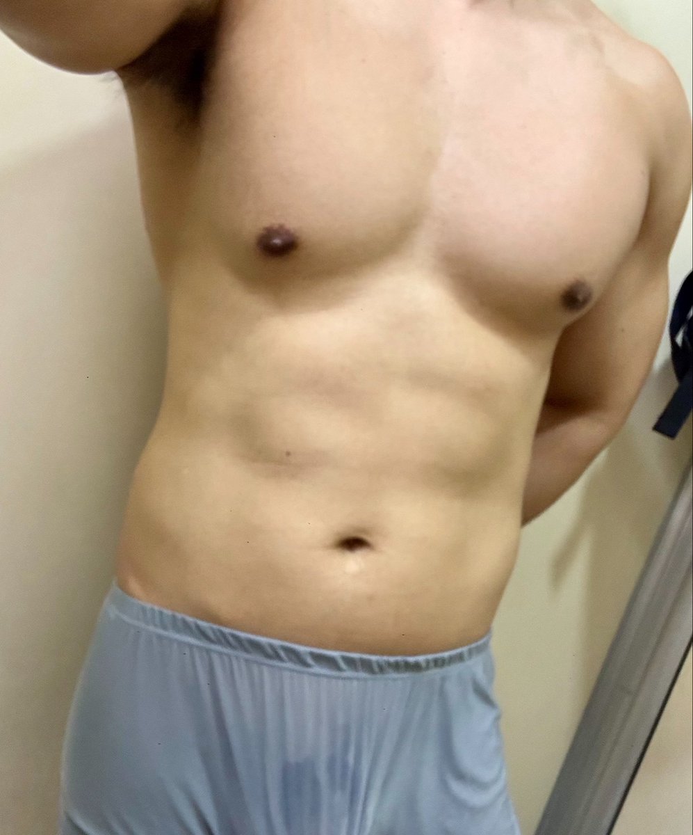 permyot1986's tweet photo. ข้างล่างคือเปียก แม้มีร่ม see more in sub ig : permyot https://t.co/ACb8T6w0aP