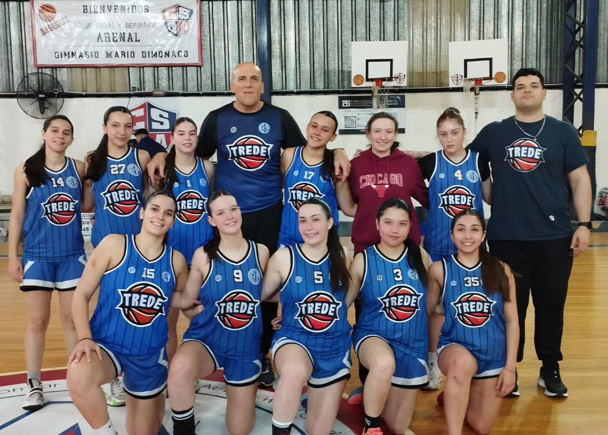 tredebasquetok's tweet photo. 🏀 RESULTADO
🏆 Copa Oro
⚔️ Fase 2 Fecha 9
U21: Arenal 31-50 Trede ✅️
¡VAMOS LAS PIBAS! 💙🤍🏀
#SomosPasión #SomosFamilia #TredeBasquet #LigaProximo #ORGULLODEPERTENECER https://t.co/1abGDxEsIV