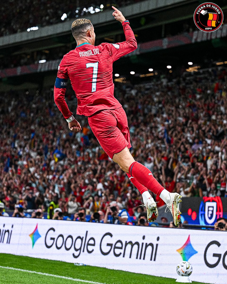 ESPN_FDJ's tweet photo. Como voló para ese 🗣️ SIUUUUU... aunque no fue el gol 980. ⚽ https://t.co/qm6IEZS8Ke