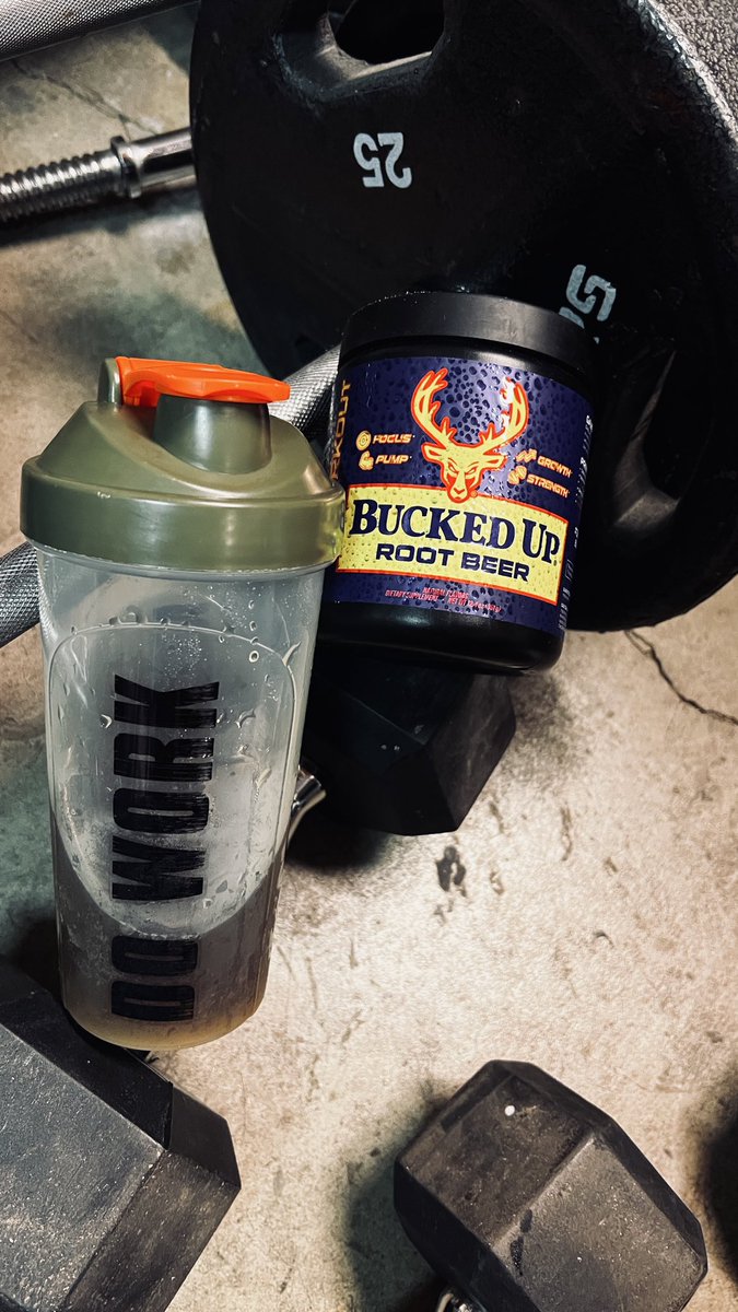 LuckyMuscle2's tweet photo. @buckedup Root Beer is my Favorite flavor had to get it 💪 #BuckedUp #HomeGym #DoWork https://t.co/3hq7yQOEYZ
