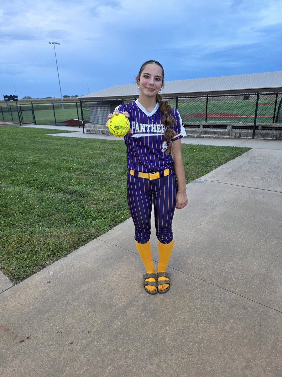 HintonCharlie10's tweet photo. Didn’t get the win tonight, but definitely a big moment for me—hit my first home run of the season! Back at it next week! @PanthersNorth @TNMojoReynolds https://t.co/uTGV7ZBrFW