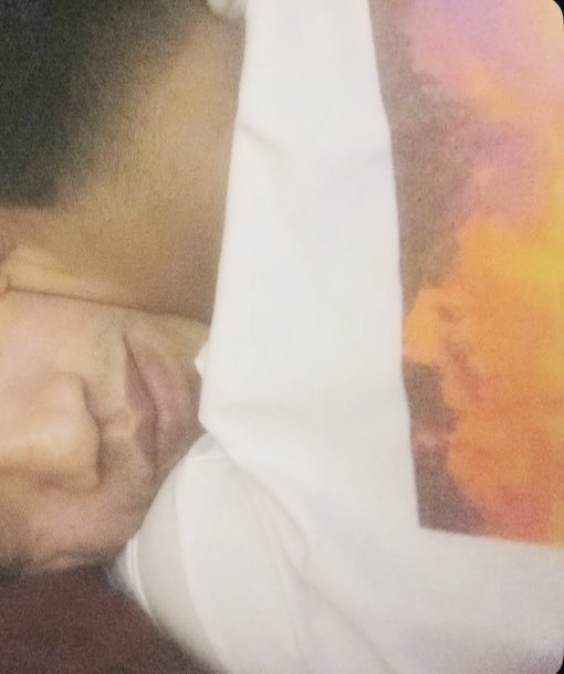 boyisabottom23's tweet photo. Miss waking up to someone’s hugs and kisses. https://t.co/txJ9ACOTEv