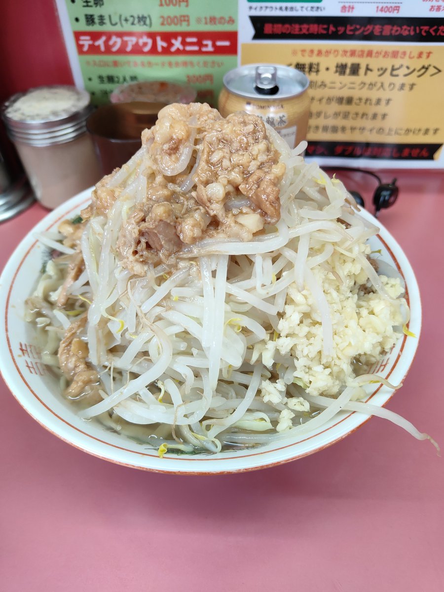 Jiro_of_Zeon's tweet photo. @jirolian #ラーメン二郎小岩店 
＋烏龍茶🍵´-とｱﾌﾞﾗ

麺があま〜い！
オーションの甘い香りが抜群

油も豚の甘さがしっかり

現金支払い 意外といんじゃないかと https://t.co/wqRQa3HrKq