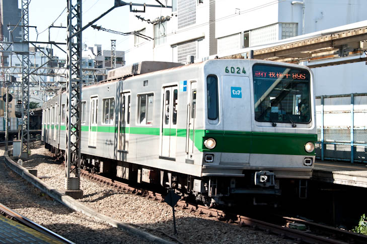 tec_300x's tweet photo. 新宿に行ったメトロ6000。
通勤時に輸送障害があると、カメラさえ持ってれば撮ることができました。 https://t.co/6vy9Vdxtdz