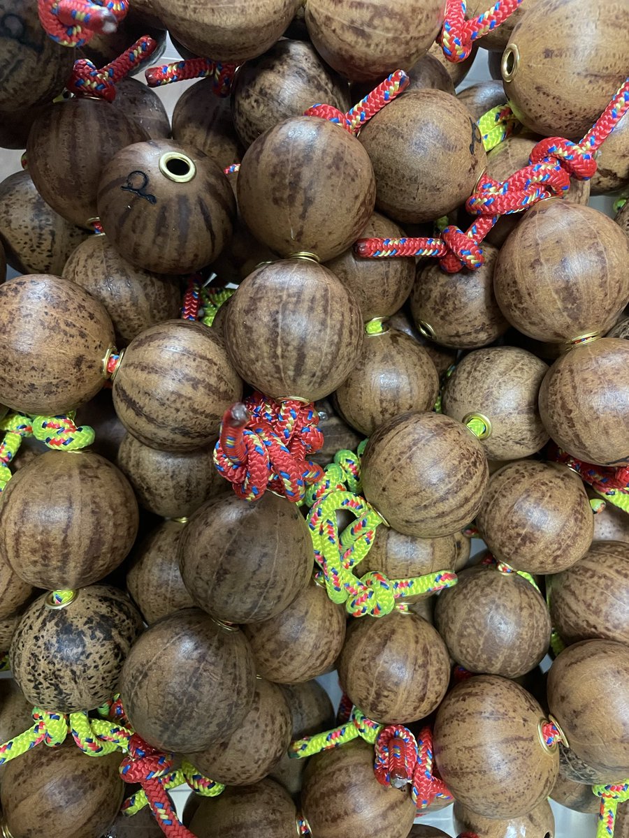 asaratopanman's tweet photo. 各種アサラトを置いてくれる店募集！
（アサラトを少しでも振れるオーナーさん限定）

近年アサラトの認知が少しずつ広がってきていますが、
素材やサイズの違いは、実際に触れてみないと分かりづらいのが現状です。

だからこそ、全国に“色んなアサラトを実際に触れるお店”が増えてほしい https://t.co/PKQKX4VUBS