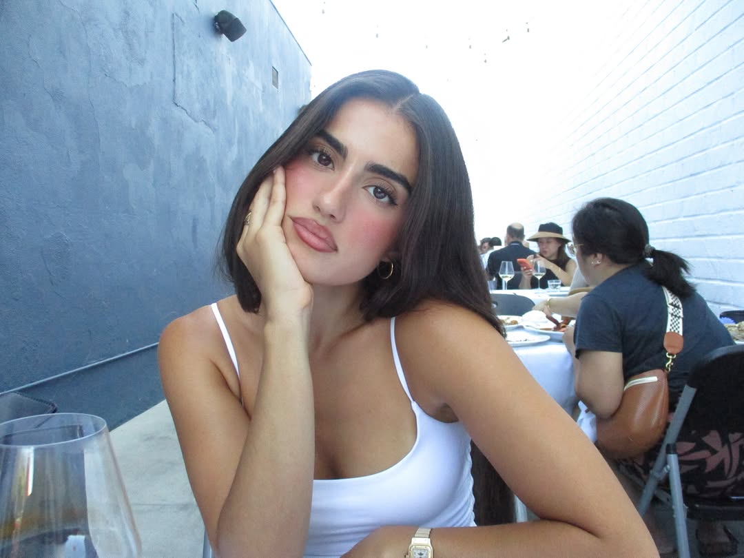BariKrupkezc's tweet photo. i <3 summer

LA!

girls night

ootd

:’)

new capris 

otw

me &amp; co

flip flop summer

magdalena

friends🤍🫂🐬 https://t.co/kBZQ0XOWvs