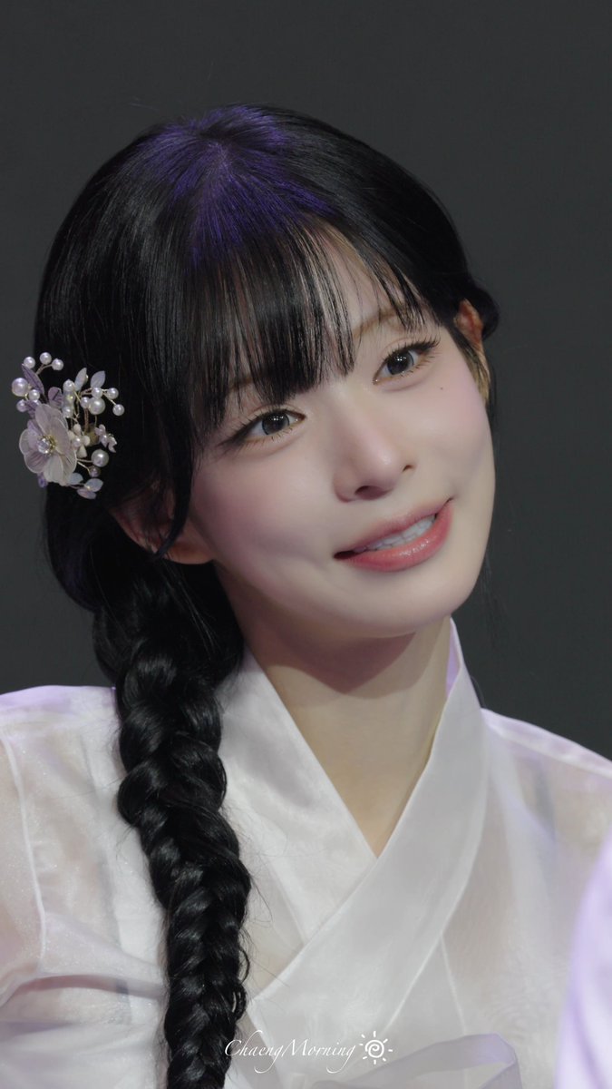 chaengmorning's tweet photo. 아리따운 채영아씨 
#이채영 https://t.co/Ebfd7kpkuG