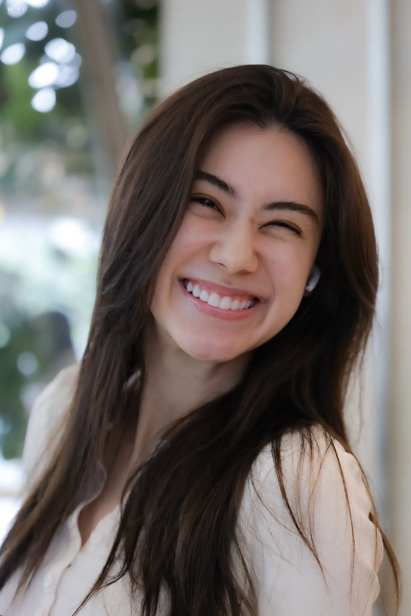 Lalamaveee's tweet photo. Lena, respectfully… ANG GANDA MO. 😭😭😭 https://t.co/wONlRJYD4Q