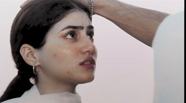 dharacreationsx's tweet photo. Starting the thread with Heer making Nawab promise to stay out of the investigation, keep himself safe, and stop her from going to Canada. He fakes the promise just so he can secretly keep helping her. 🥺

#TuJulietJattDi #SyedRazaAhmed #JasmeetKaur #Heewab https://t.co/EwbGZ0hvnQ