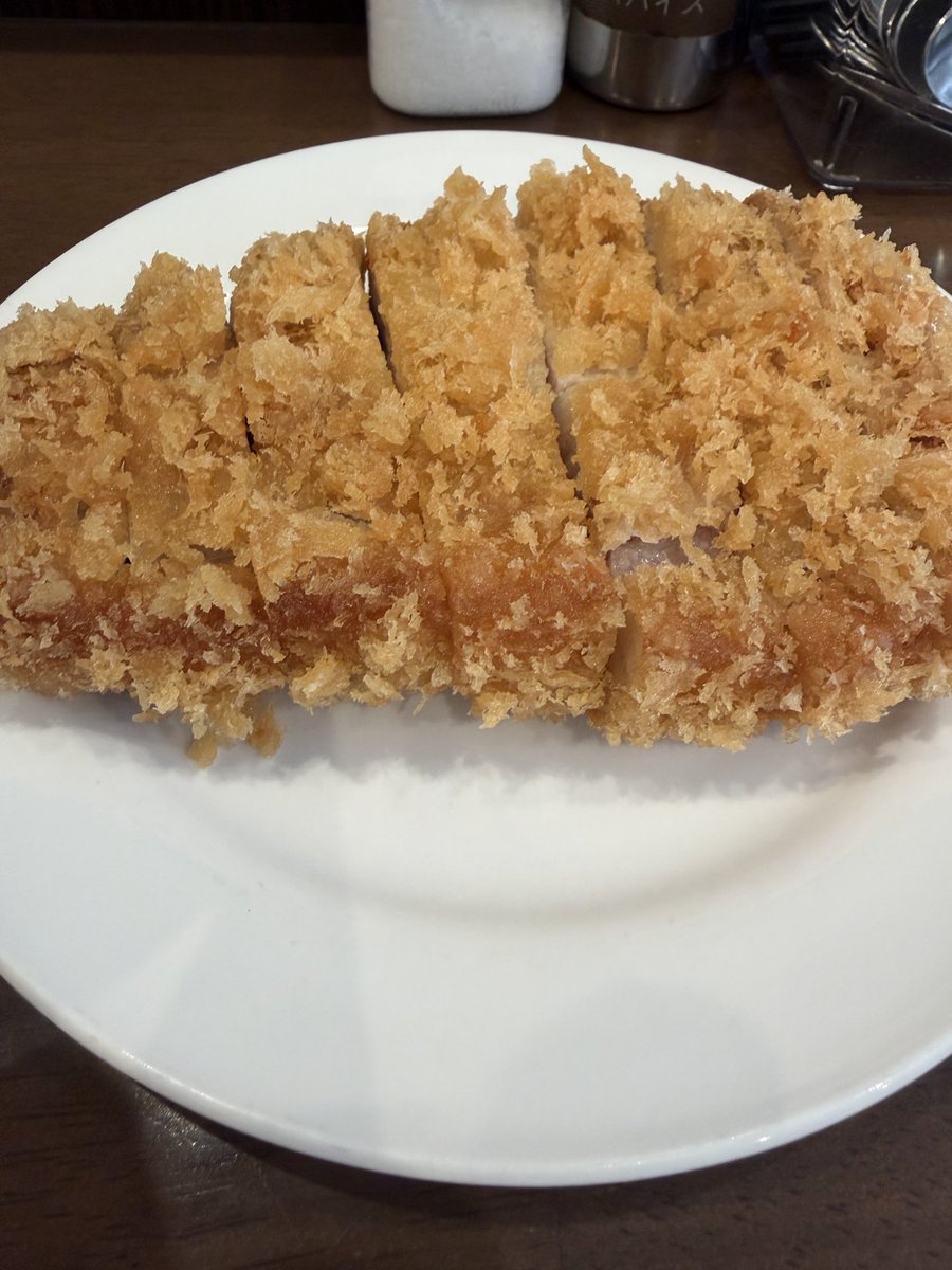lowe_02's tweet photo. 川崎 しまや

有名店らしいから行ってみたけど、カレー本体もさることながらカツがあまりにも美味かった https://t.co/UP4LUri8cB