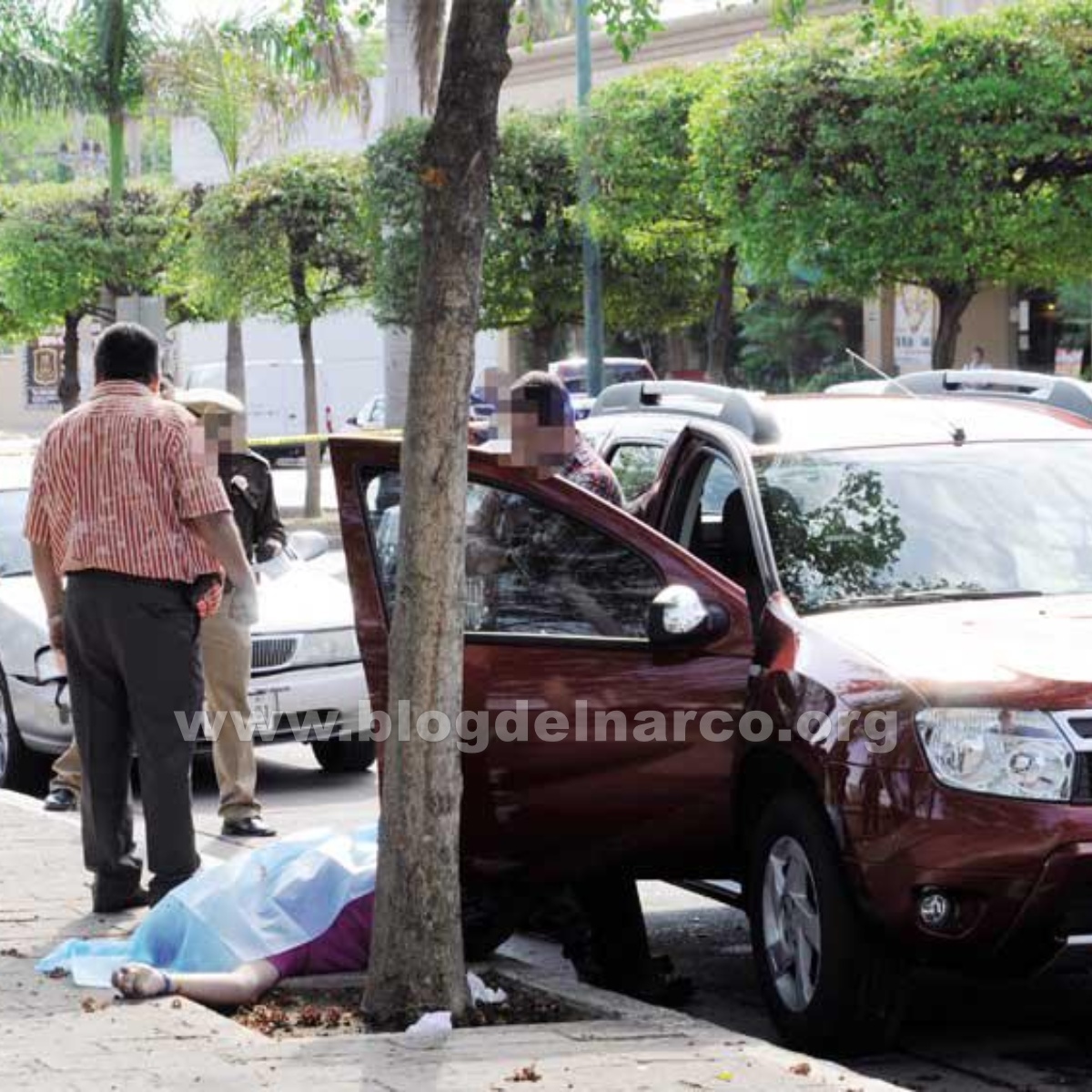 blogdelnarcomx's tweet photo. 14 años después detuvieron al Sicario que ejecuto en Culiacán a Jesús Alfredo, hermano de Héctor Melesio Cuén Ojeda que fue asesinado por La Chapiza en la junta donde traicionaron al Mayo Zambada, LEE MÁS AQUÍ 👇👉 https://t.co/lHG7JRkKfF https://t.co/HIB2h82EKI