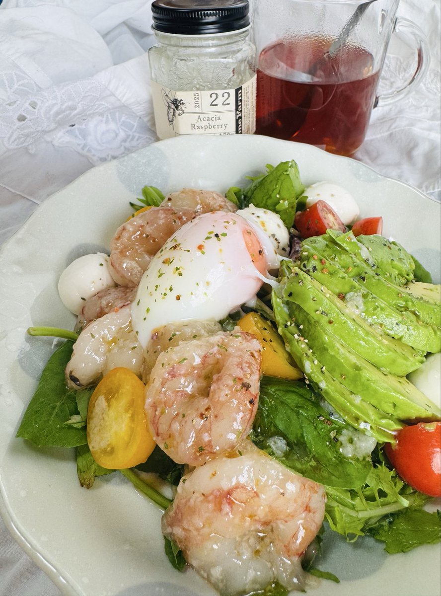 LOVE26255185's tweet photo. 今日はおうちランチ🍽️エビを買って来たからマリネにしてみた！塩麹を少したすと一気に味が決まる✨ https://t.co/jp6620tpLV
